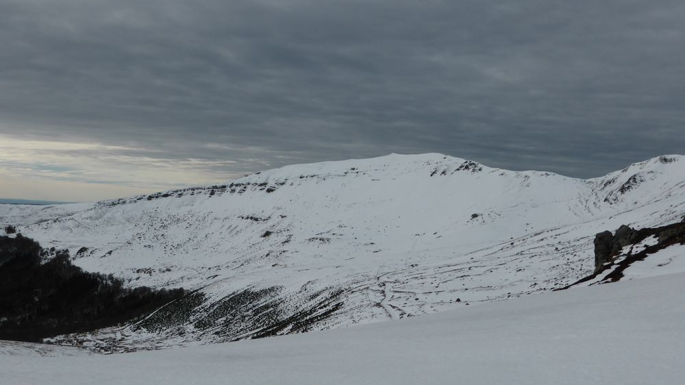 #1 Puy de la Cède : La vue classique en passant au Col de la Tombe du Père. Puy de la Cède : La vue classique en passant au Col de la Tombe du Père.