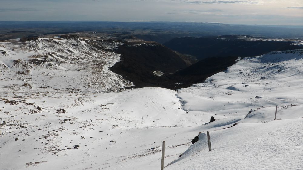 #10 Cirque de Grandval : Vu du Puy Brunet. Cirque de Grandval : Vu du Puy Brunet.