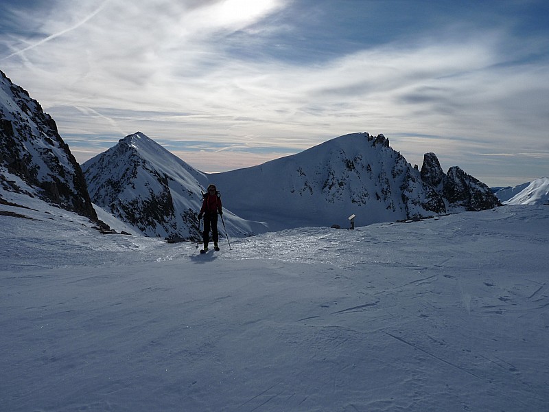 Ombre chinoise : à G cime de Pagari de Salése, à D cime de Rogué.
