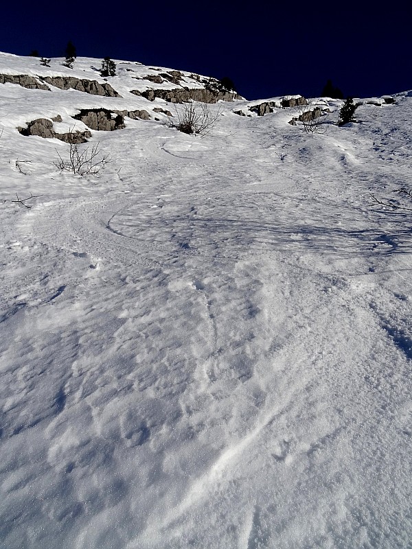 Combe du Mt Charvet : Neige bien revenue dans les plaques.