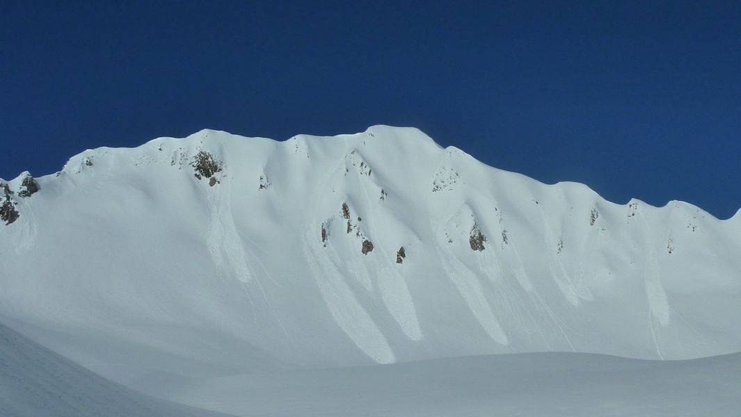Crêt du Rey : la face sud a purgé au niveau des rochers