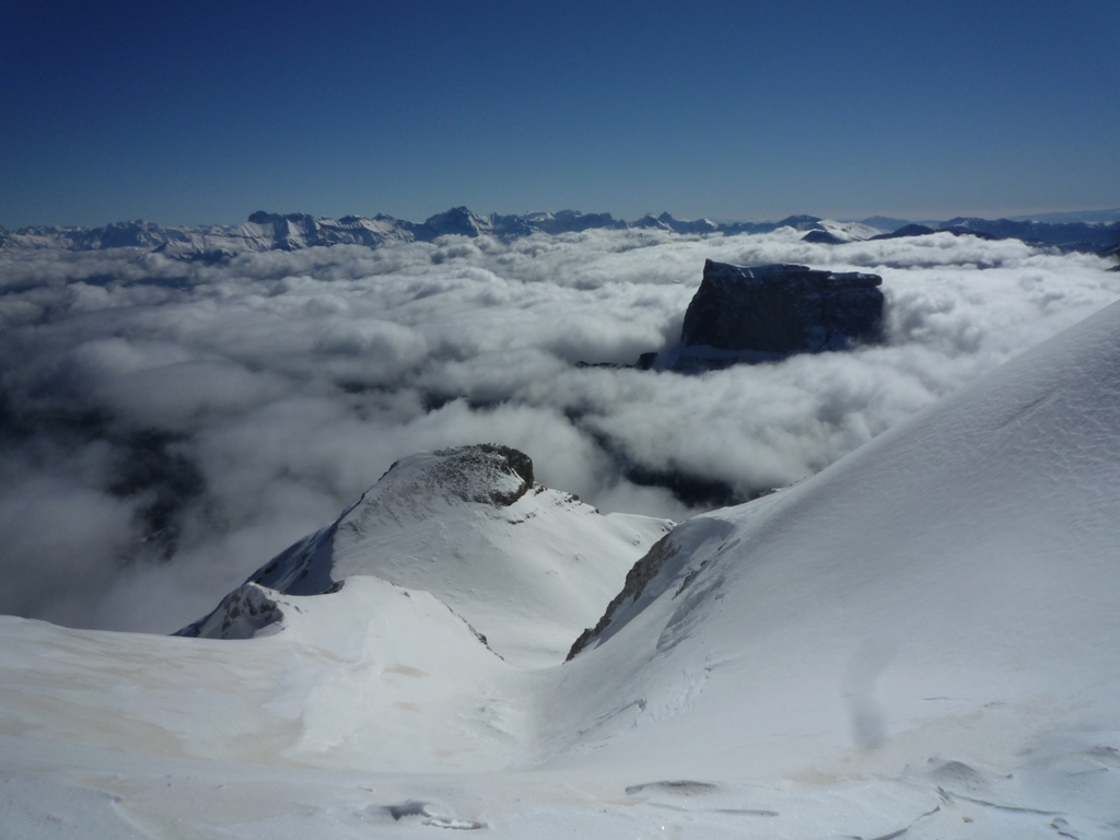 sommet du Veymont : le Mont Aiguille en plongée périscopique