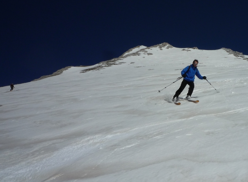Descente plein sud : Niak l'homme du jour, malheureusement il ratera la dernière porte : bilan 3 points de suture.