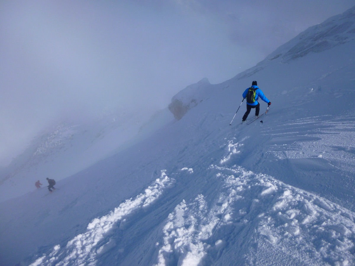 Nord : A l'attaque de la face Nord entre brouillard & soleil.