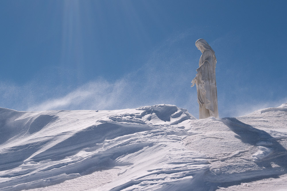 Monte Frontè : La Vierge du Frontè prend le vent...