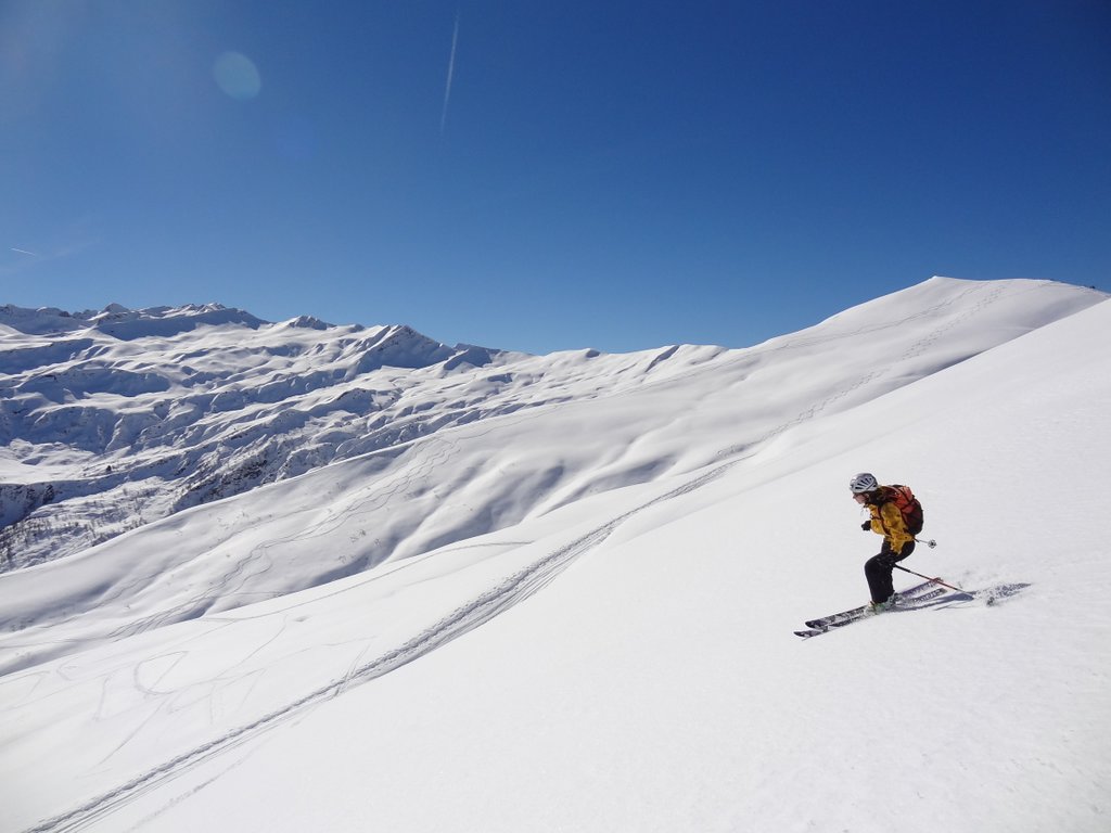 descente versant Est : ski correct mais déjà trop chaud