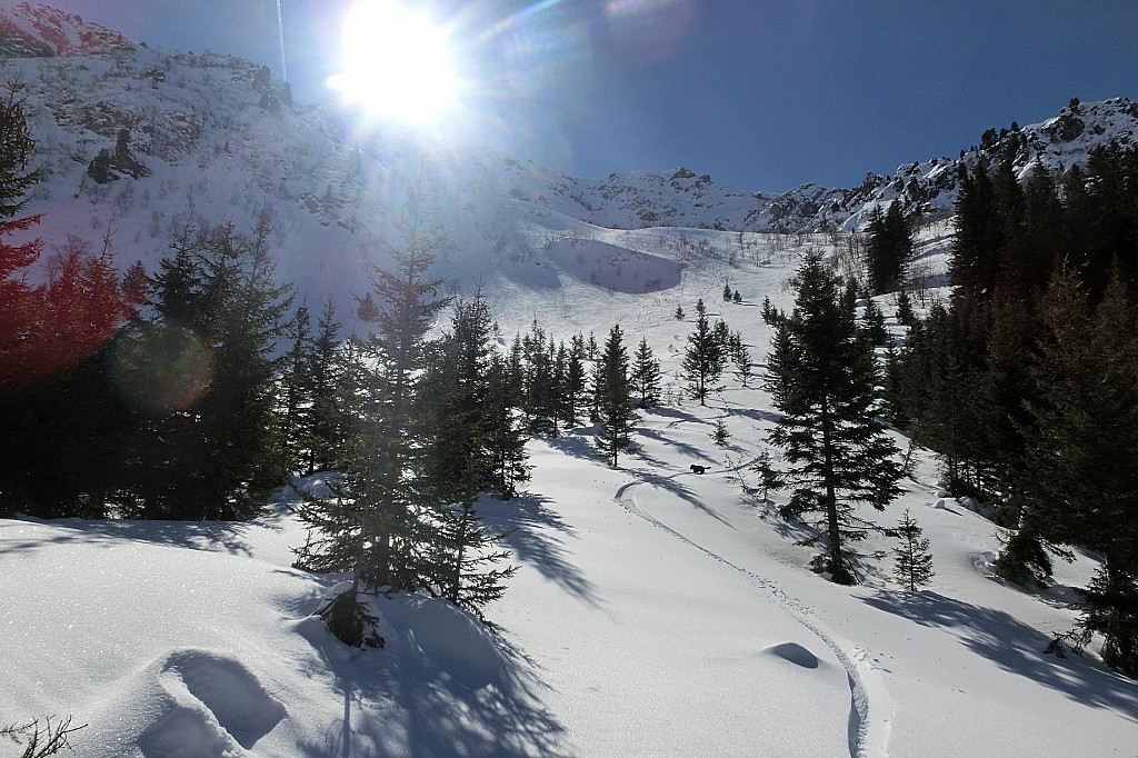 Col de la scia : fin de la bonne neige, on remonte un peu pour la chercher dans le vallon d'à coté