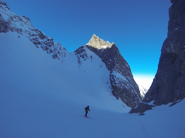 Entrée dans le cirque du dard : vers 9 h.