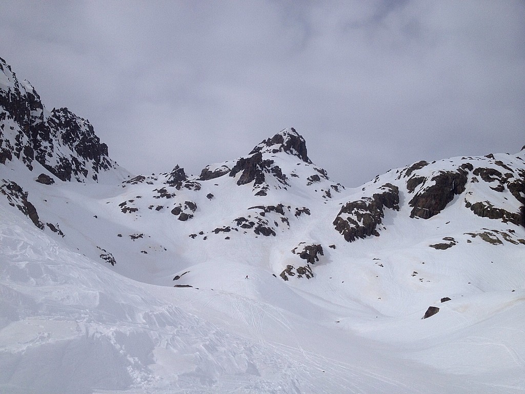 Jusqu'ici le vallon Sangué : est bon à skier.