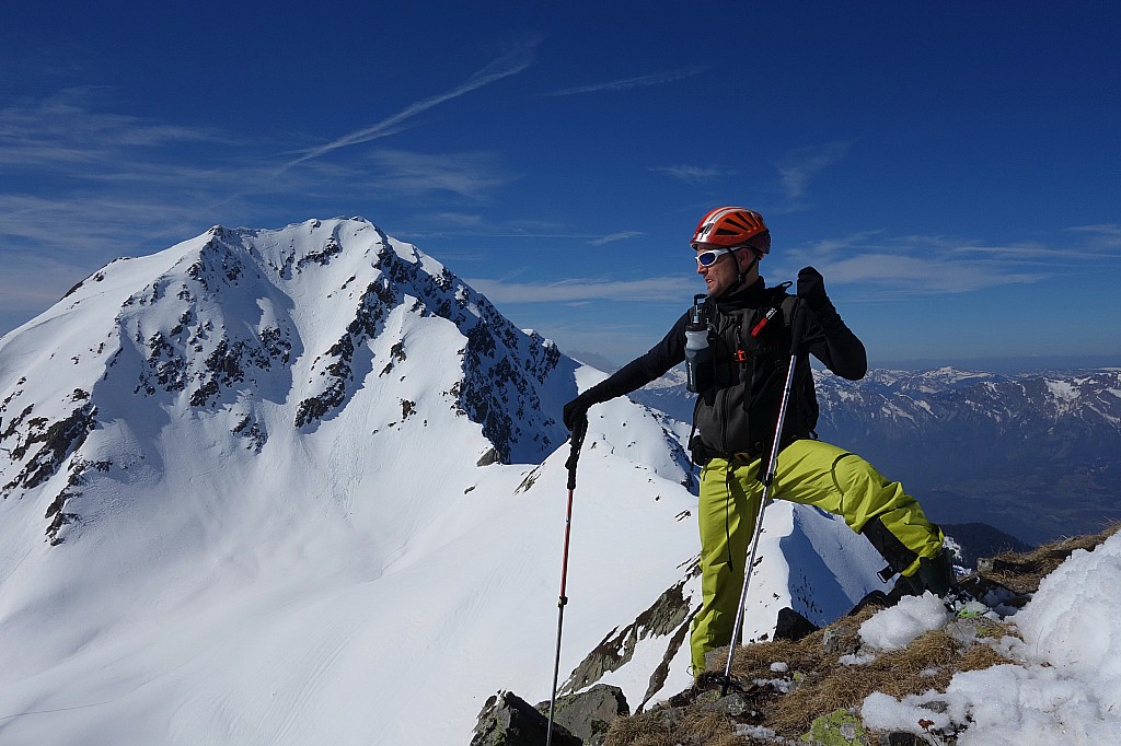 Sommet : Un vrai  posing de conquérant...