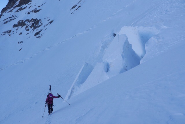 Sous la silbersatel : On cramponne dans la zone des séracs