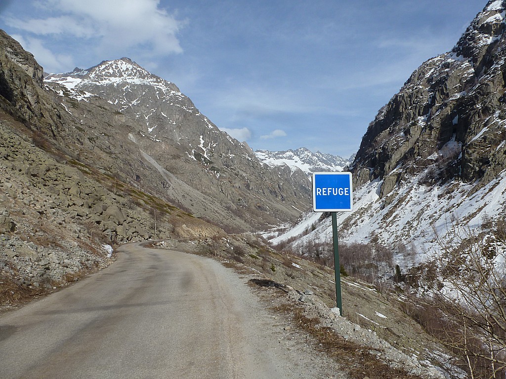 #5 La route : Le vallon n La route : Le vallon n'est plus très enneigé