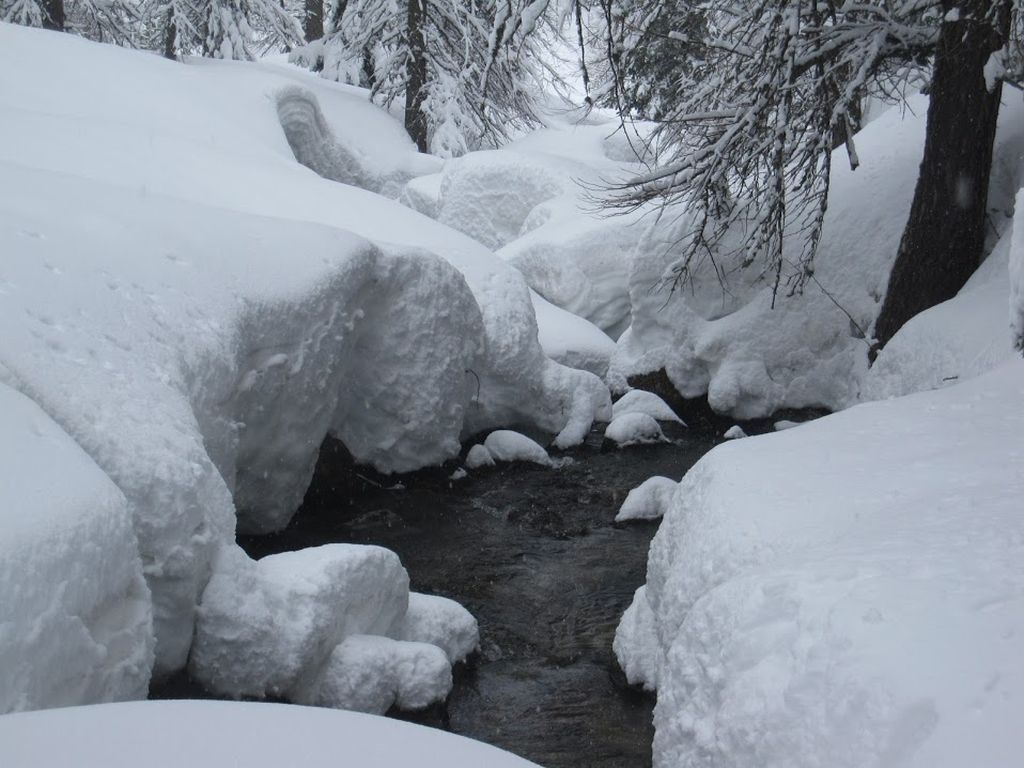 Boréon : Un des rares ponts de neige restant