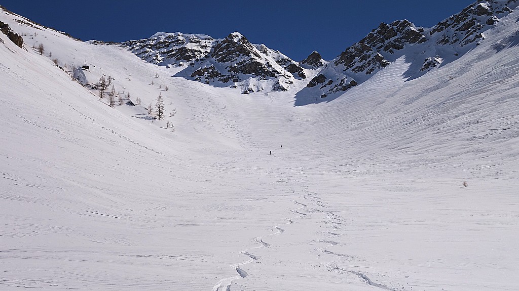 La belle Combe de Maisonette : du bon ski à partir du milieu, un peu tassée / croutée sur le haut