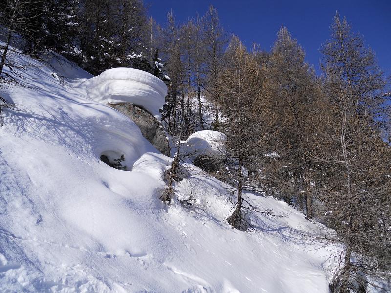 Costa Rouenda : Sur le chemin, bonne épaisseur de neige