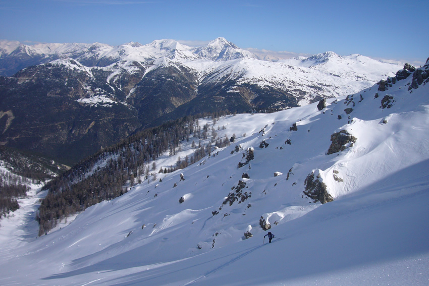 #6 Bientôt à l Bientôt à l'étroiture