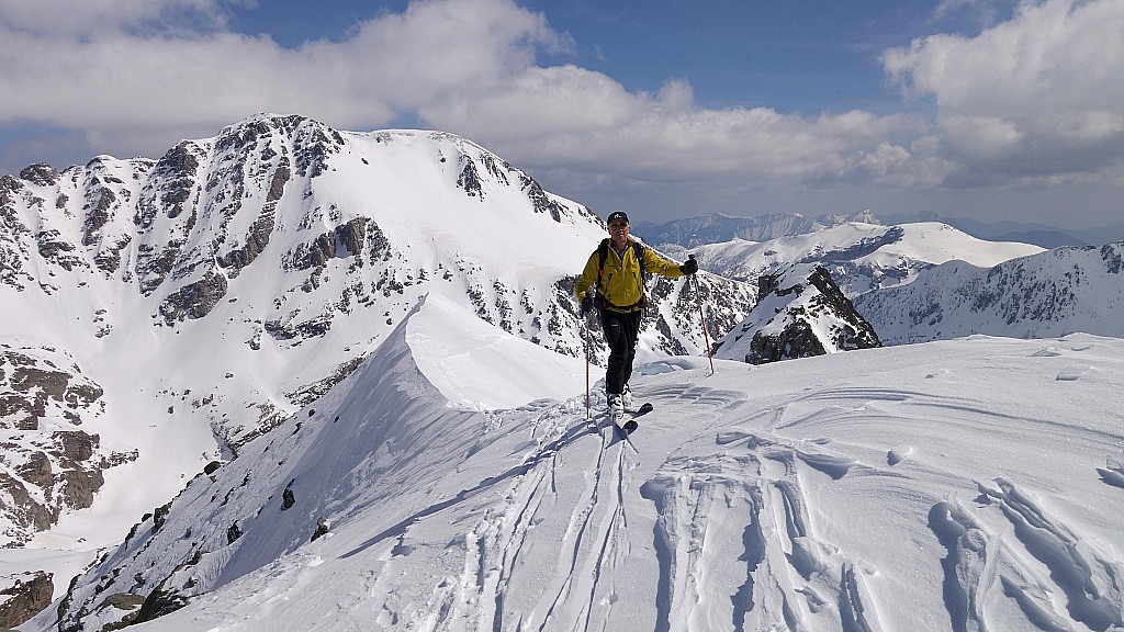 Sommet 2690m : arrivée au sommet neigeux du Mt des Merveilles