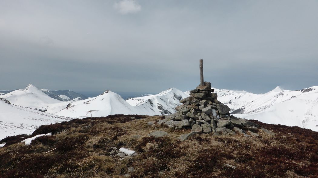 Cairn des Roches de Vassivière : Ma pierre à l'édifice