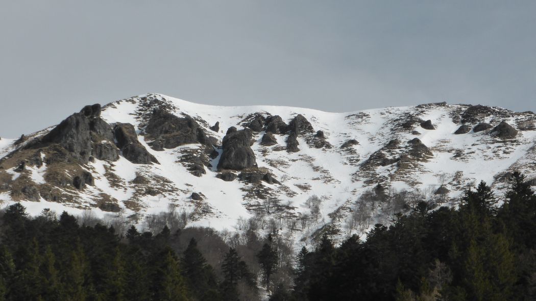 Bec de L'Aigle : Couloir sud vus de Font d'Alagnon.