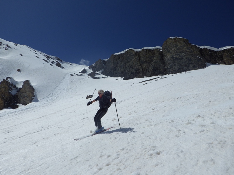 la neige est encore correcte dans la pente.