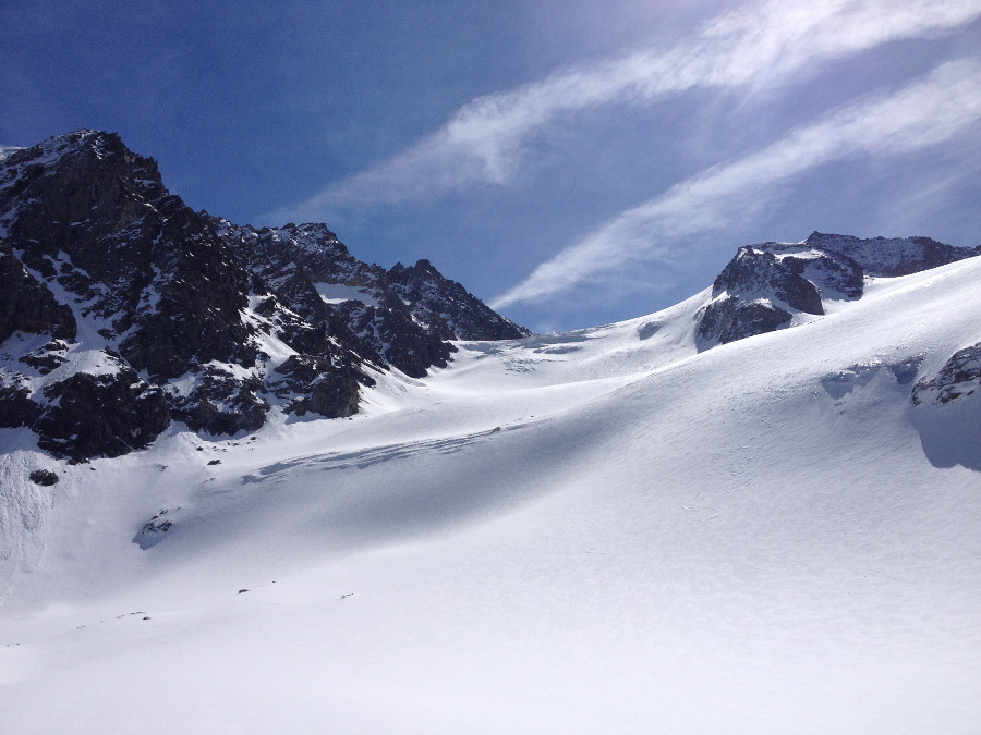 Rive D du glacier Boveire : zone tracée dernièrement malgré les crevasses apparentes