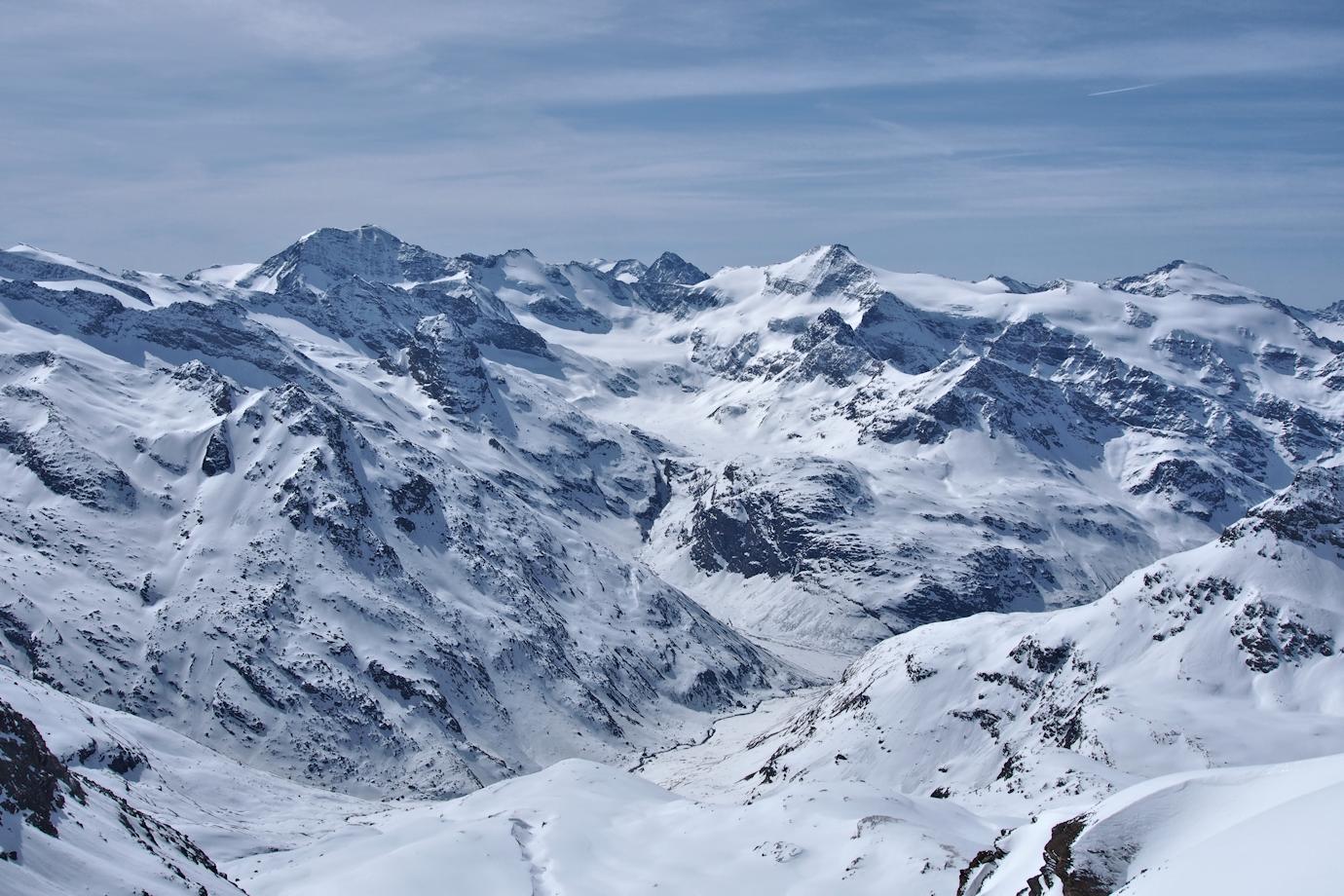 De l'arête : Quelques prestigieux sommets de Haute Maurienne(le sommet de la Grande Ciamarella est en glace).