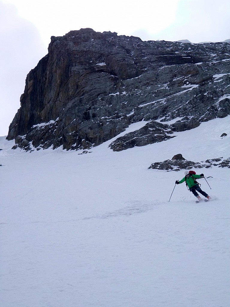 descente couloir : Pas du grand ski avec une neige croutée ou verglacée