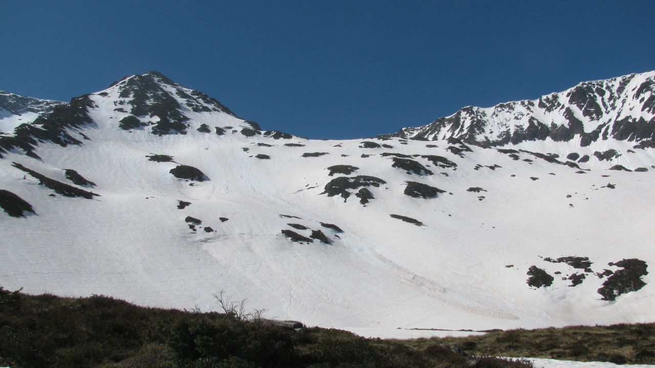 #12 Au déchaussage : Conditions en dessous du refuge en ce 19/04/14 Au déchaussage : Conditions en dessous du refuge en ce 19/04/14