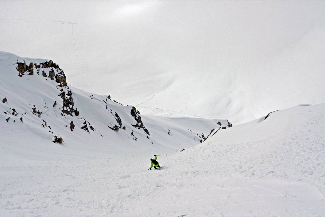 Equilibre : Le ski de montagne... recherche de l'équilibre, fluide.