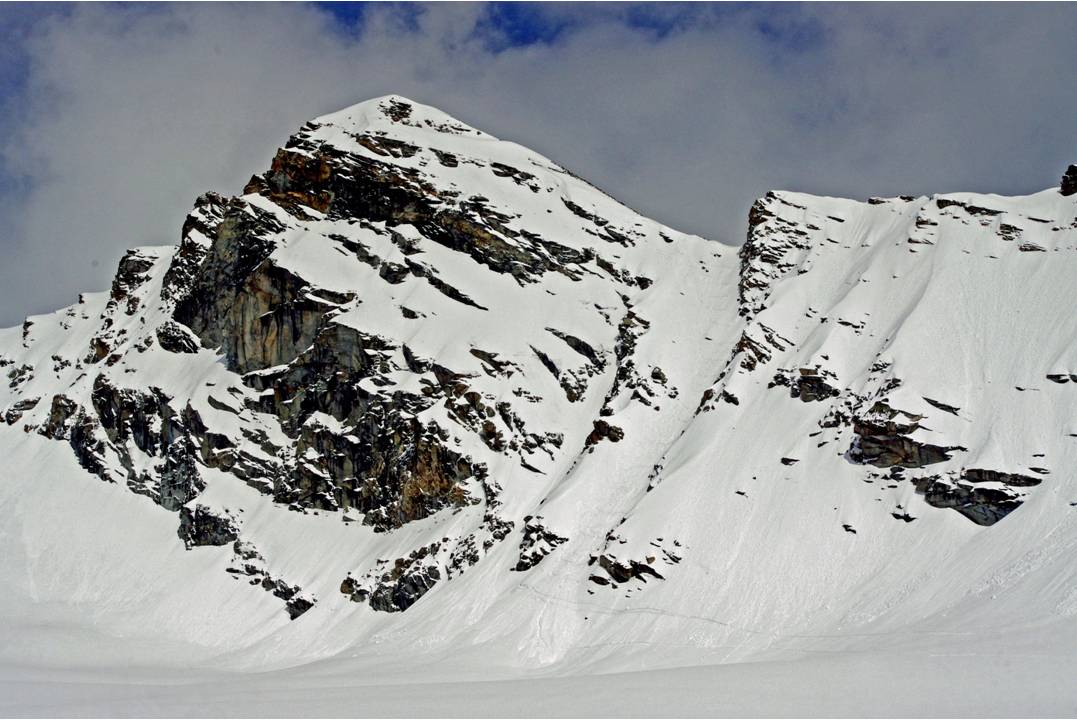 Face skiée : La Cima Martello ou Roc du Mulinet retrouvent isolement, solitude... la définition de leur allure.
