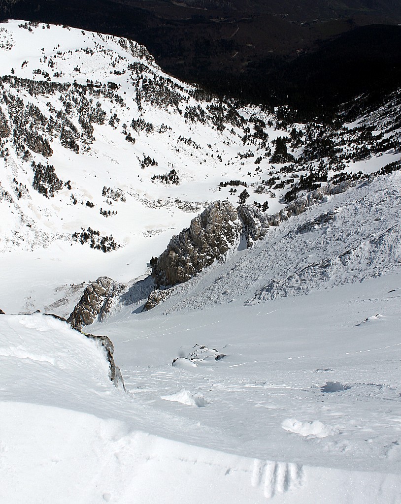 Coup d'oeil en bas : La face nord et la coumme de Barbouillère