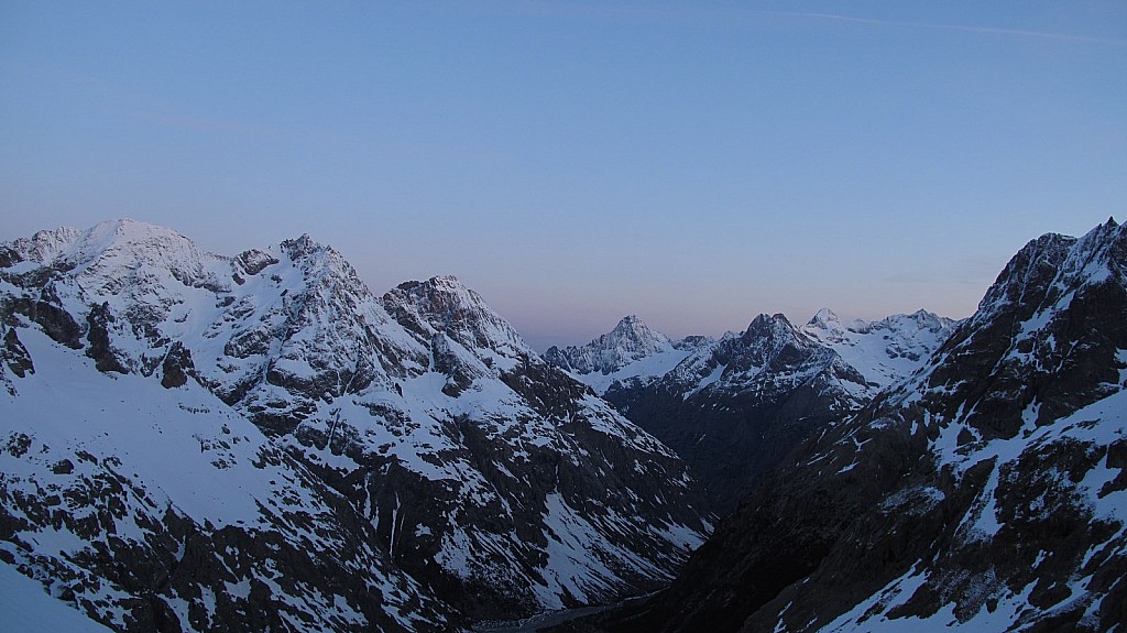 Glacier Long : Lever de soleil timide mais bienvenue