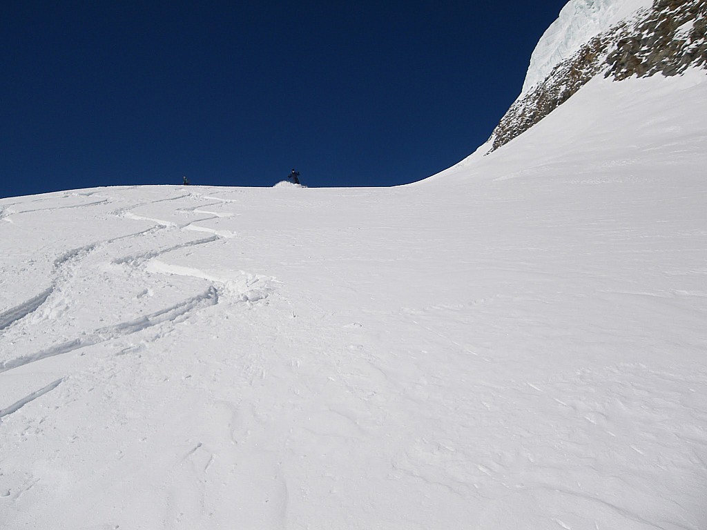 Descente vers Saas-Fee : Jour 4 - 2600D6 d'une traite dont la moitié comme ça !