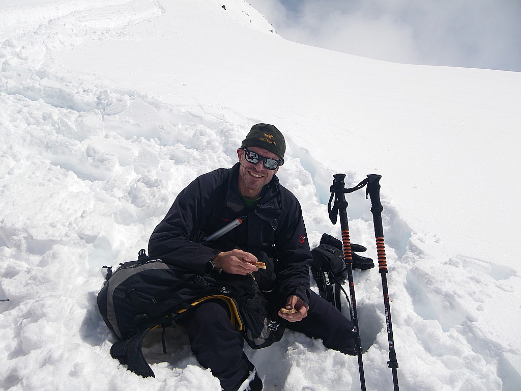 Sommet Stralhorn : Jour 2 - On a même fait une bouffe en haut. Appréciable ? N'est pas Marc ?