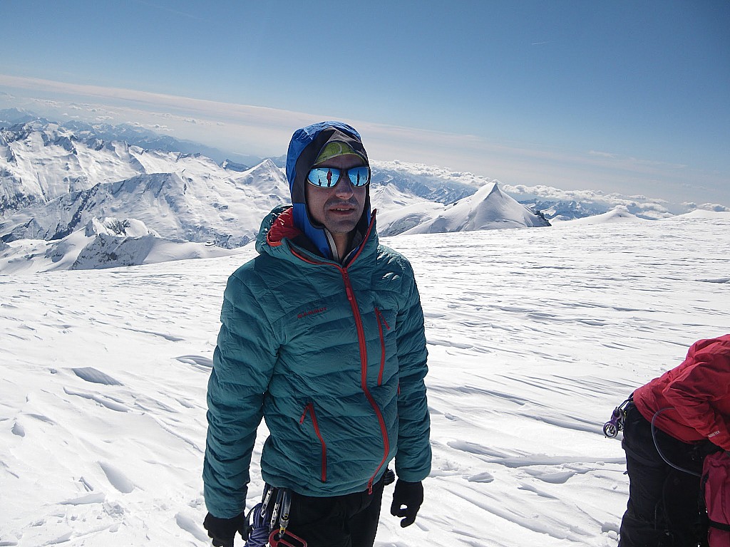 Sommet Alphubel : Jour 4 - Jeroen se refroidit d'attendre :-)