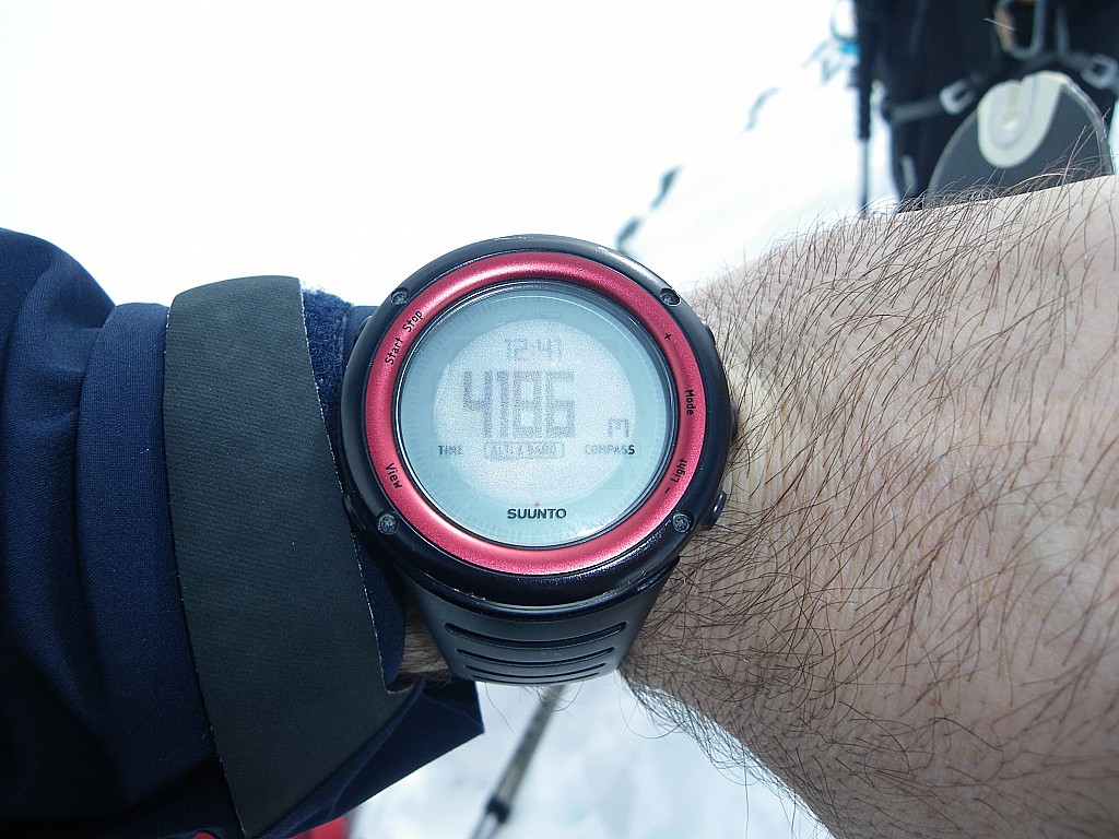 Sommet Stralhorn : Jour 2 - Premier 4000 ! Antoine, lui, ne croit que sa Garmin...
