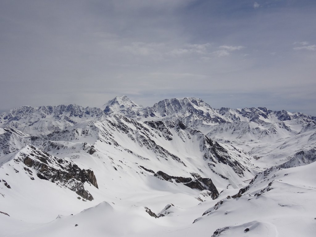 Sommet suisse : Grand Combin et Mont Velan