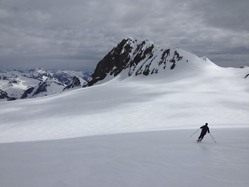 Grand ski sur grand glacier : Aucune trace, personne, 15 km2 de glacier juste pour nous