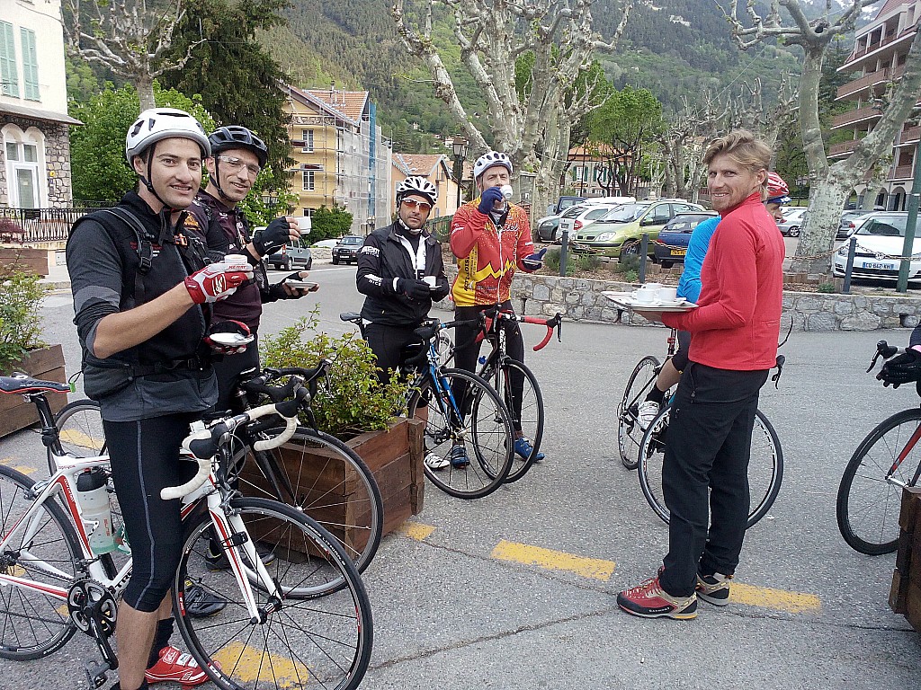 Pose café : Pour les cyclistes du Dimanche.....