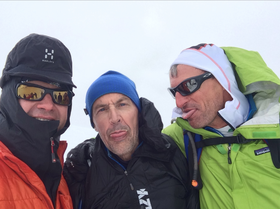Pascal : Pascal, directeur de course des éditions précédentes, légèrement entamé par la montée en vélo...