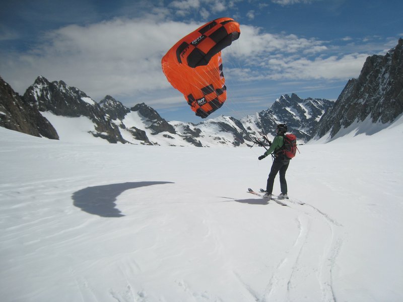kite sur le glacier blanc