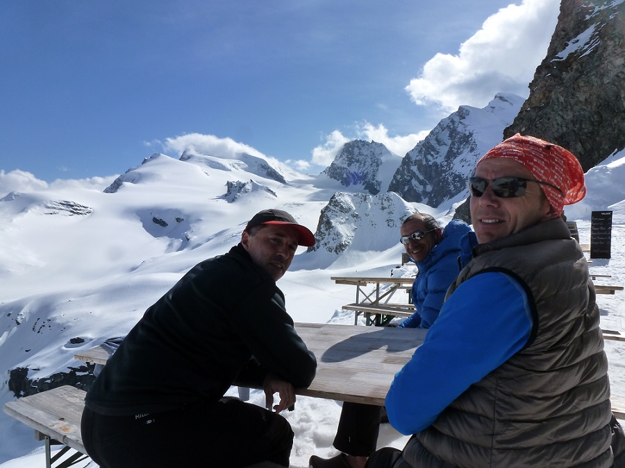 Strahlhorn : glacier de l'Allalin : il semble interminable