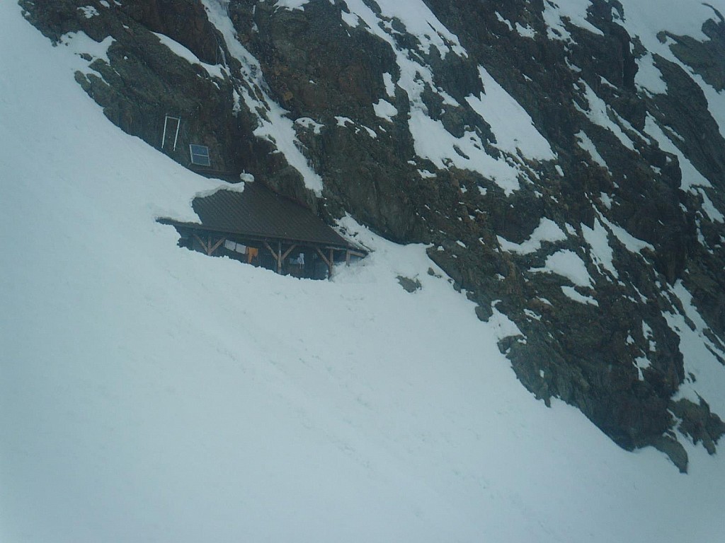 Face N des Domes de Miage : Le refuge de Plan Glacier, ça fait plaisir d'aller dans un vrai refuge authentique de montagne