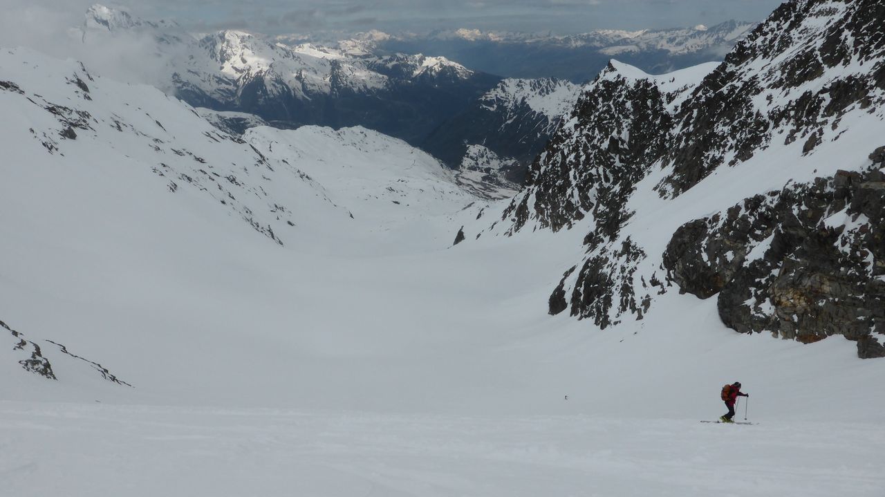 Glacier de l'Invernet : Le grand toboggan vu du Col des Vedettes.