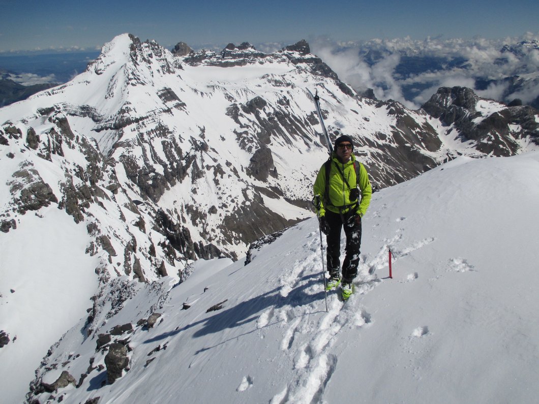 Tour Sallière : Pïerre sur fond des Dents du Midi..