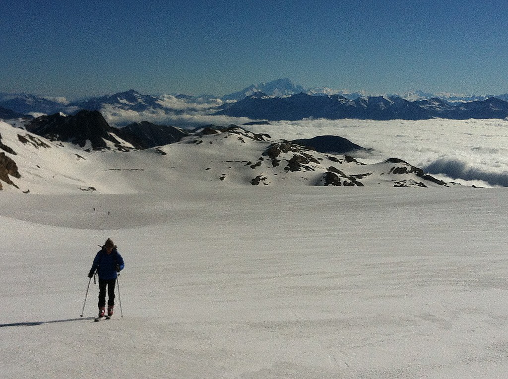 Skibo : Sur fond de Mont Blanc et de mer de nuage...