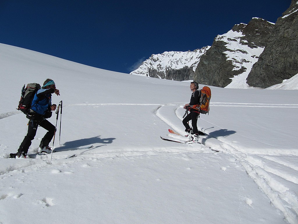 A 2900m le soleil : bien présent à déjà bien transformé la neige.