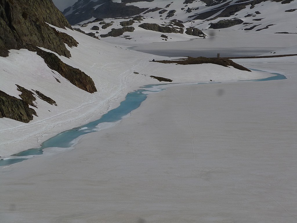 Lacs : Les lacs encore pris par la glace