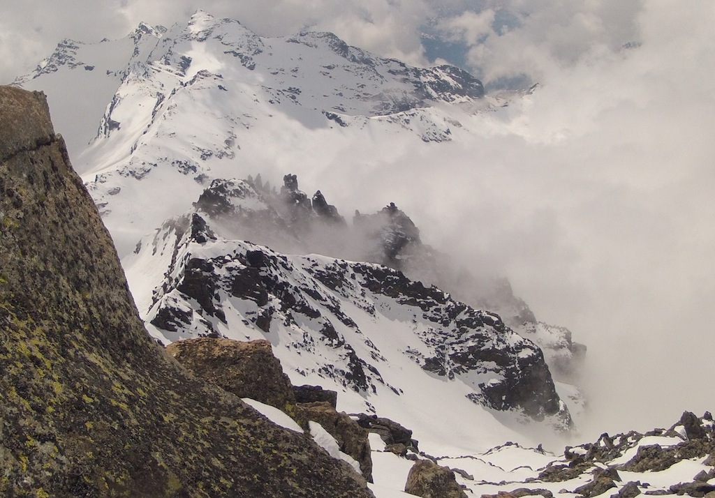 St Pères : Brumes sur les aiguilles du même nom