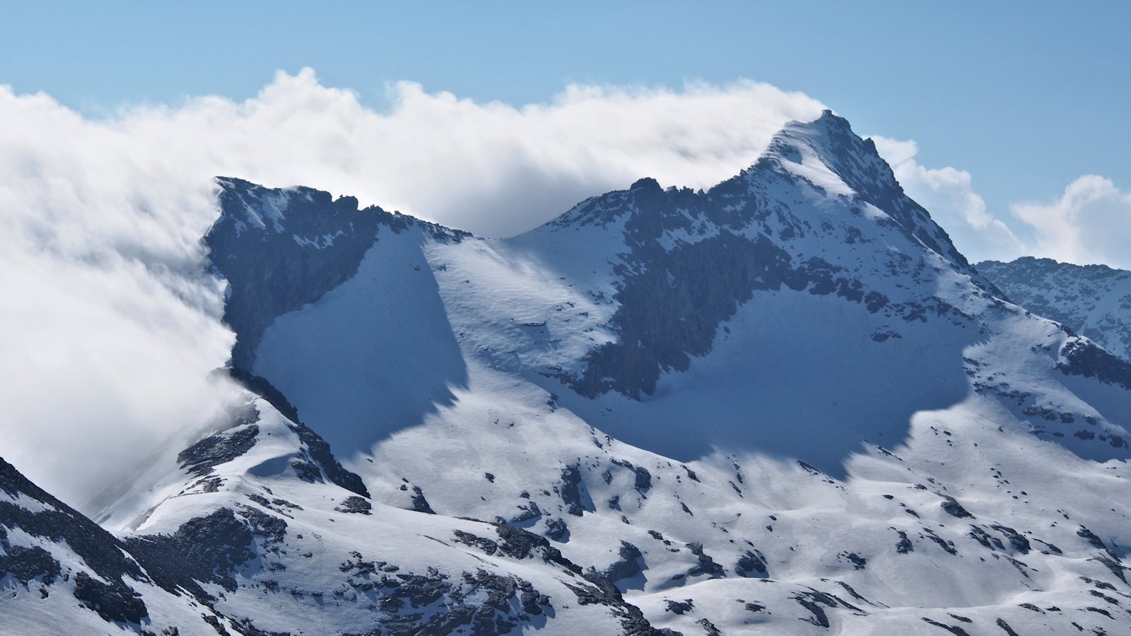 Toute proche : Levanna occidentale (3593 m).